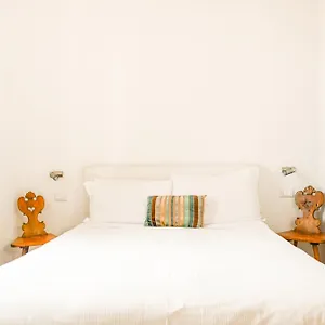 Feliz In Bed & Breakfast