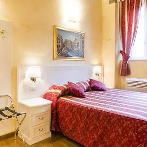 3* לינה וארוחת בוקר Domus Trevi